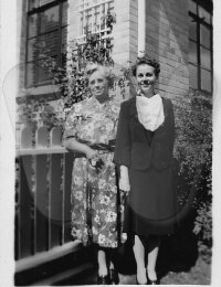 Media/KENYON Essie and Orlene 1932.jpeg